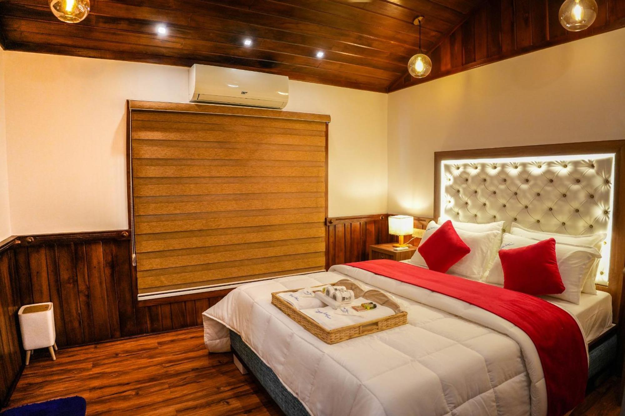 Hotel Why Not Houseboat Alappuzha Zewnętrze zdjęcie