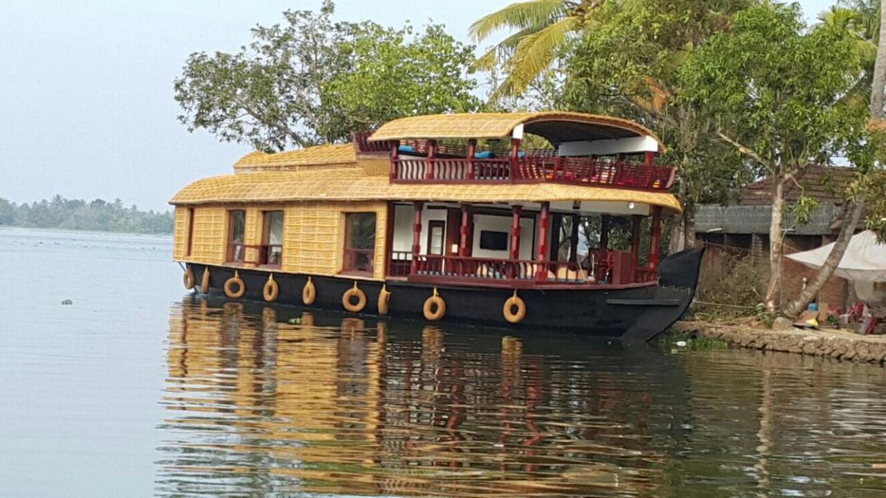 Hotel Why Not Houseboat Alappuzha Zewnętrze zdjęcie